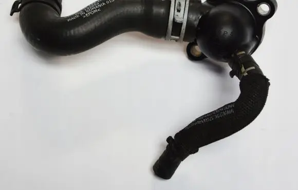 Volkswagen Scirocco Engine coolant pipe/hose 5Q0122157AH