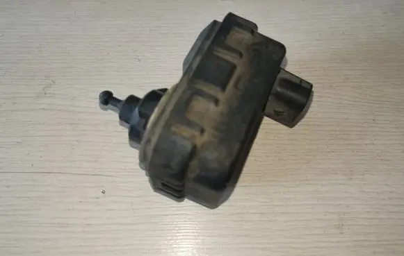 Opel Zafira A Headlight level adjustment motor 