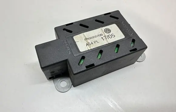 Volkswagen Golf Plus Aerial antenna amplifier 5M0035570B 1705 AS4PL