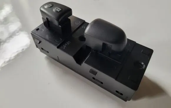 Nissan Leaf I (ZE0) Electric window control switch 254111KA0A