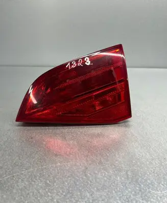 Tailgate rear/tail lights