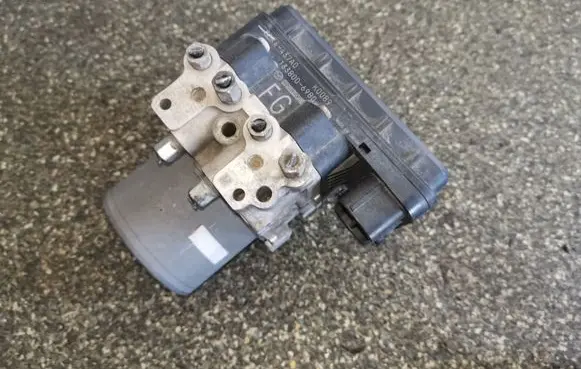 Mazda 6 ABS Pump 1338006980 GDK4437A0