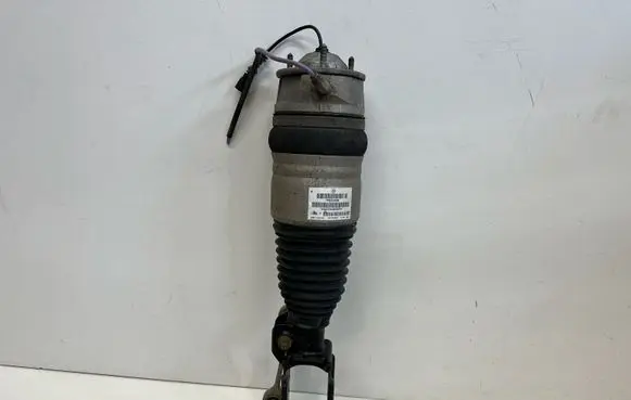Volkswagen Touareg II Front shock absorber/damper 7P6616039K 7P6616403J