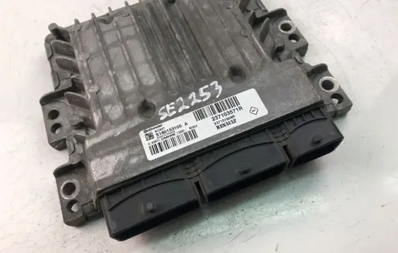 Renault Megane III Engine control unit/module ECU 237103571R S180153105A