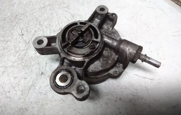 Volvo V50 Vacuum pump D1651C2 13100