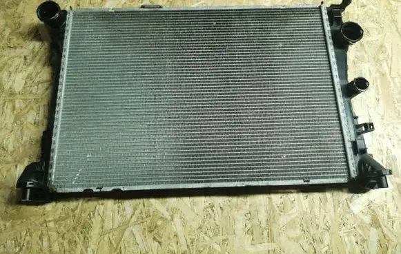 Mercedes-Benz SLK R172 Coolant radiator A0995002703 0995002703