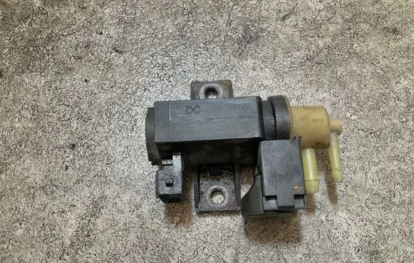 Renault Trafic III (X82) Turbo solenoid valve 8200790180 16T159 70181405