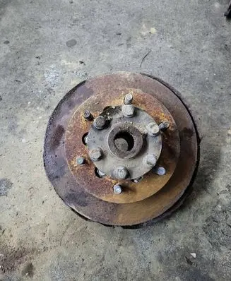Mitsubishi Pajero Front wheel hub spindle knuckle
