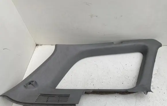 Toyota Avensis T220 (D) pillar trim (bottom) 
