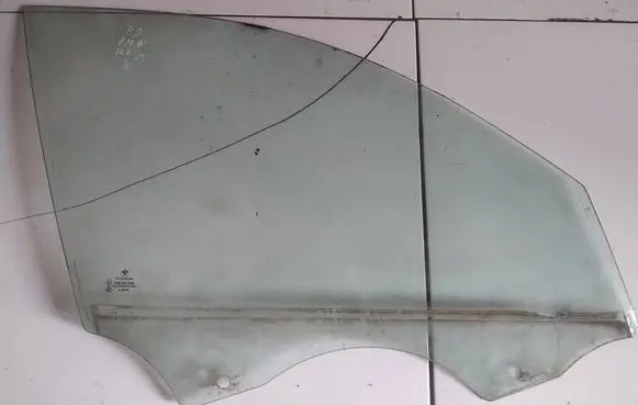 BMW 3 E90 E91 Front door window glass four-door AS2