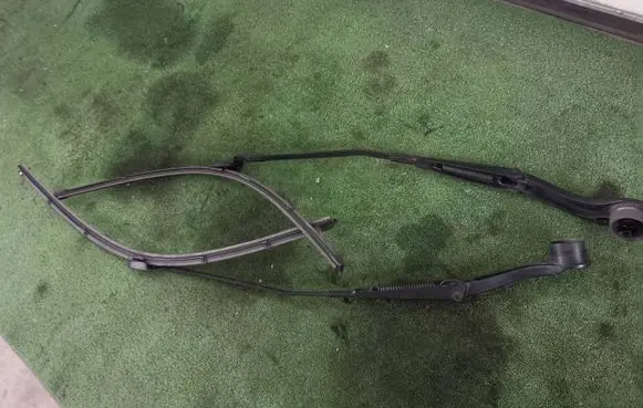 Ford Transit Custom Front wiper blade arm W000035490 W000035491