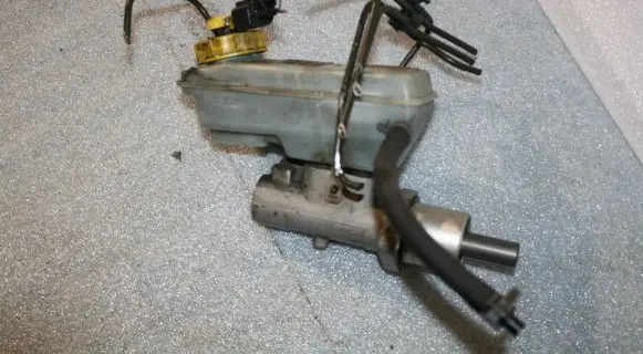 Ford Galaxy Master brake cylinder 7M3611303