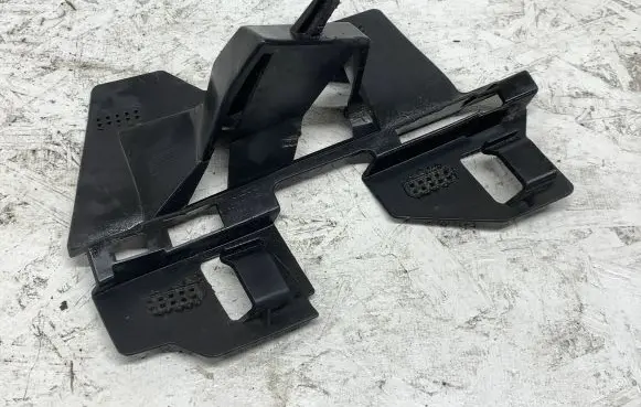 Volvo XC60 Front bumper mounting bracket 30796166