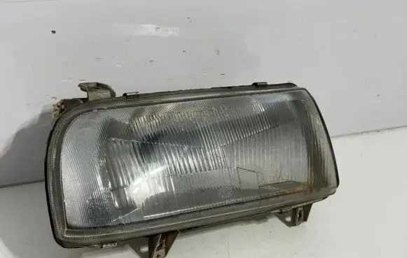 Volkswagen Vento Headlight/headlamp 13905400