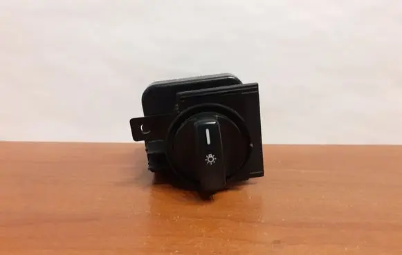 Mercedes-Benz A W169 Light switch 1695451304 7746