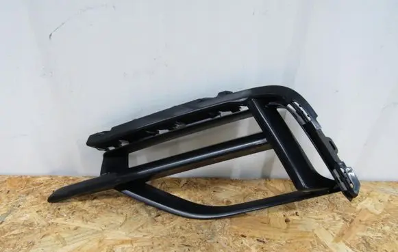 Volkswagen Golf VII Front bumper lower grill 5G0853665R