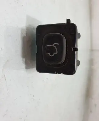 Chrysler Town u0026 Country V Tailgate/boot open switch button 04602751AA