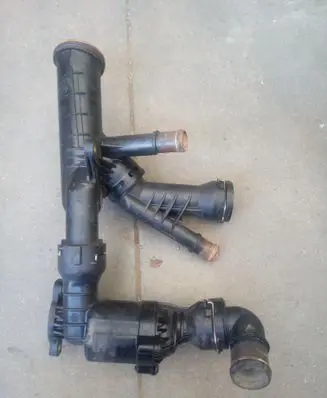 Thermostat/thermostat housing