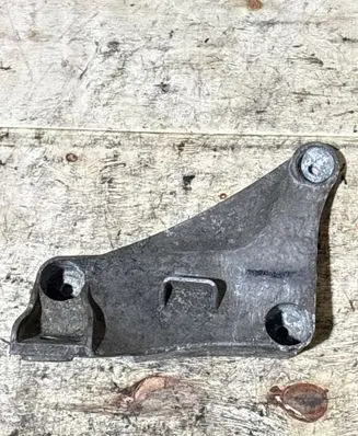BMW 5 E39 Engine mounting bracket 6750441 22116750441 1097151