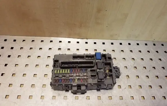 Honda Accord Fuse module TL4E311