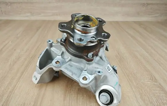 BMW X6 G06 Rear wheel hub 6876653