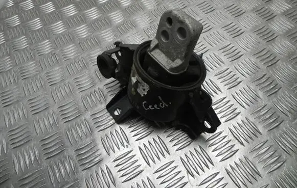 KIA Ceed Engine mount bracket 08062719 VD12690