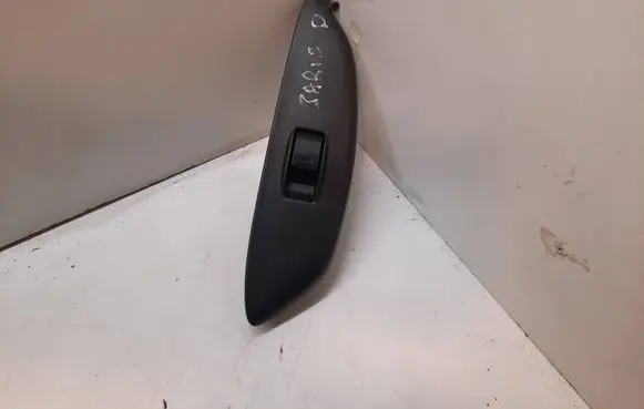 Toyota Yaris Electric window control switch