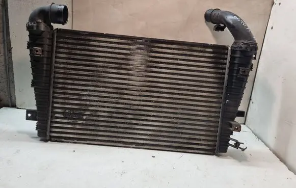 Opel Astra H Intercooler radiator 13152323