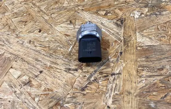 Porsche Cayenne (9Y0 9Y3) Sensor 4m0959603e