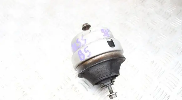 Volkswagen PASSAT B5 Engine mount bracket