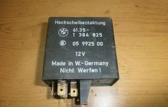 BMW 5 E34 Other control units/modules 61351384825 05992500
