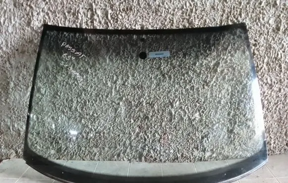 Volkswagen PASSAT B5.5 Front windscreen/windshield window 43R001051