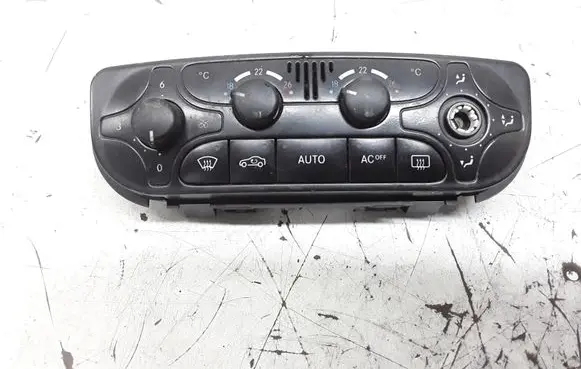 Mercedes-Benz C W203 Climate control unit A2098300085