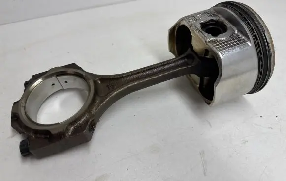 Lexus LS UCF30 Piston with connecting rod 133015008002