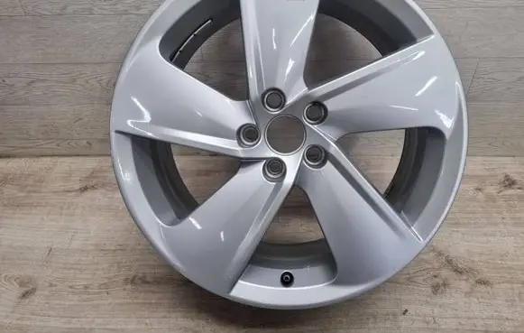 R17 alloy rim