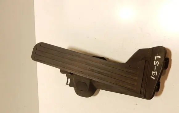 Volkswagen PASSAT B6 Accelerator throttle pedal 1K2721503M