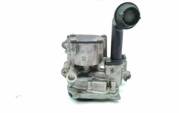 Volkswagen PASSAT B8 Oil pump 04L145112