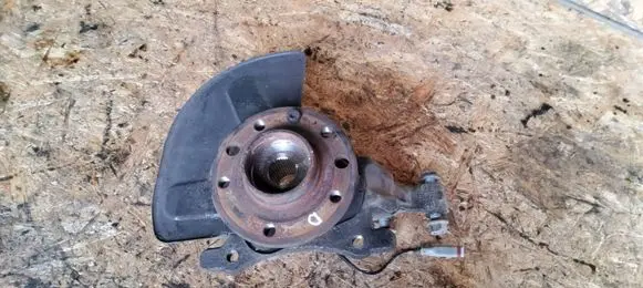 Opel Zafira B Front wheel hub spindle knuckle
