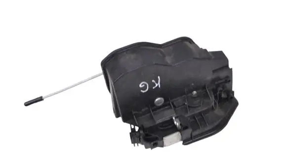 Volkswagen PASSAT CC Rear door lock 7276685