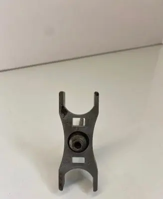 Volkswagen Golf VII Fuel Injector clamp holder 04L216