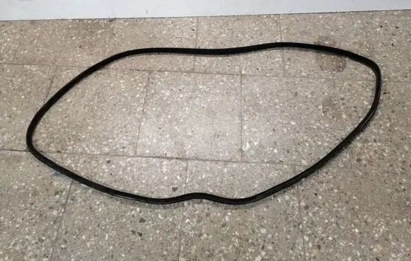Volvo V70 Rear door rubber seal (on body) 