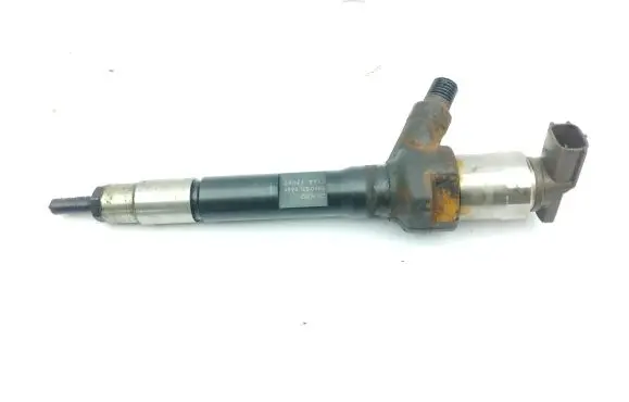Mazda CX-7 Fuel injector R2AA13H50 001003L0665