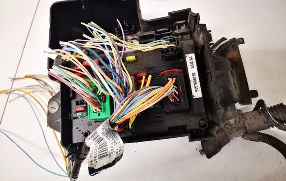 Citroen C8 Fuse box set 9657608780