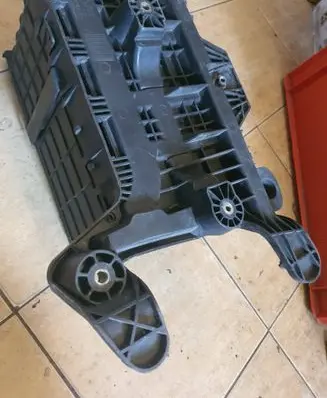 Audi A4 S4 B7 8E 8H Battery box tray 1K0915333B 1K0915336