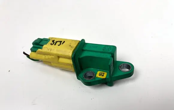 Volkswagen Golf V Airbag deployment crash/impact sensor 1K0909606C 5WK43544