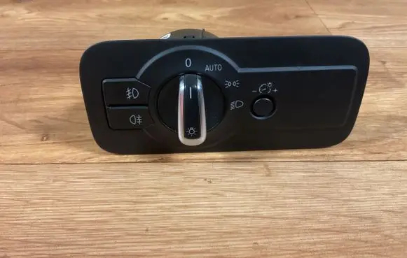 Volkswagen Touareg II Light switch 7P6941431D