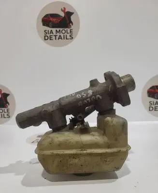Master brake cylinder