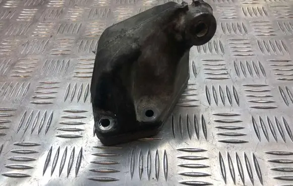 Mercedes-Benz R W251 Engine mounting bracket A6422230204