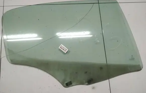 Peugeot 407 Rear door window glass as2