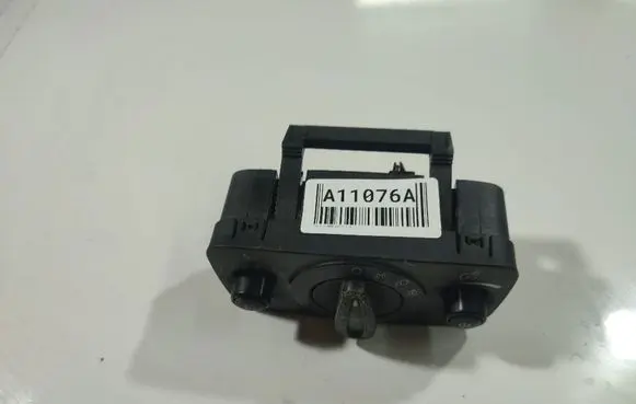 Ford C-MAX II Light switch 10099412